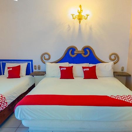 Hotel Isis Сиуатанехо Екстериор снимка