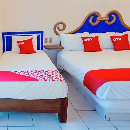 Hotel Isis Сиуатанехо Екстериор снимка
