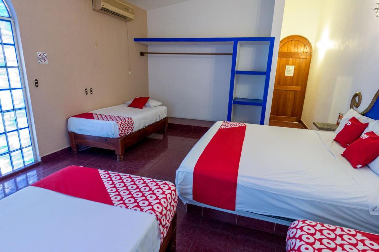 Hotel Isis Сиуатанехо Екстериор снимка