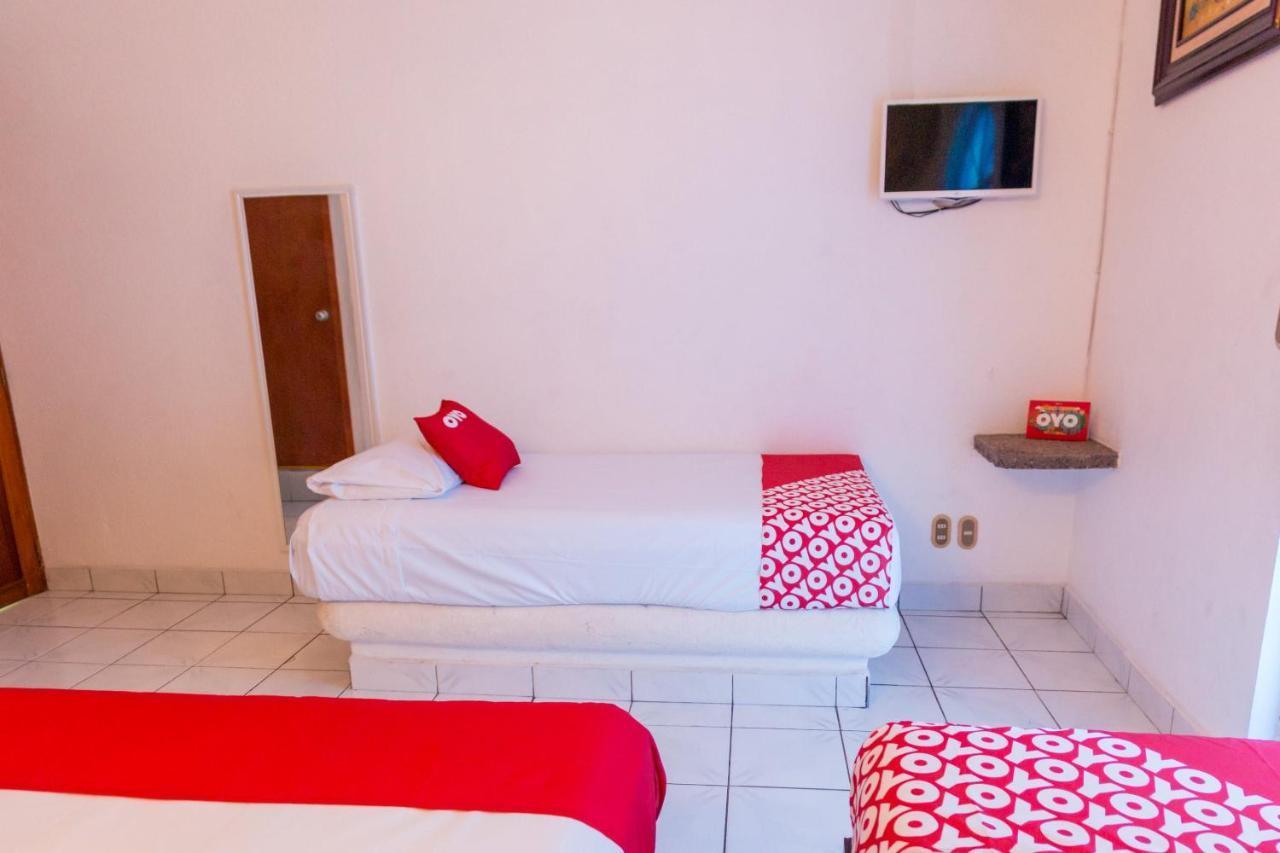 Hotel Isis Сиуатанехо Екстериор снимка