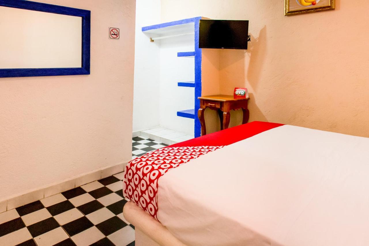 Hotel Isis Сиуатанехо Екстериор снимка