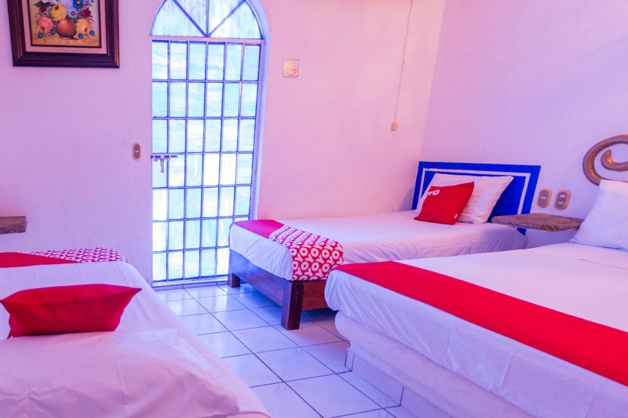 Hotel Isis Сиуатанехо Екстериор снимка
