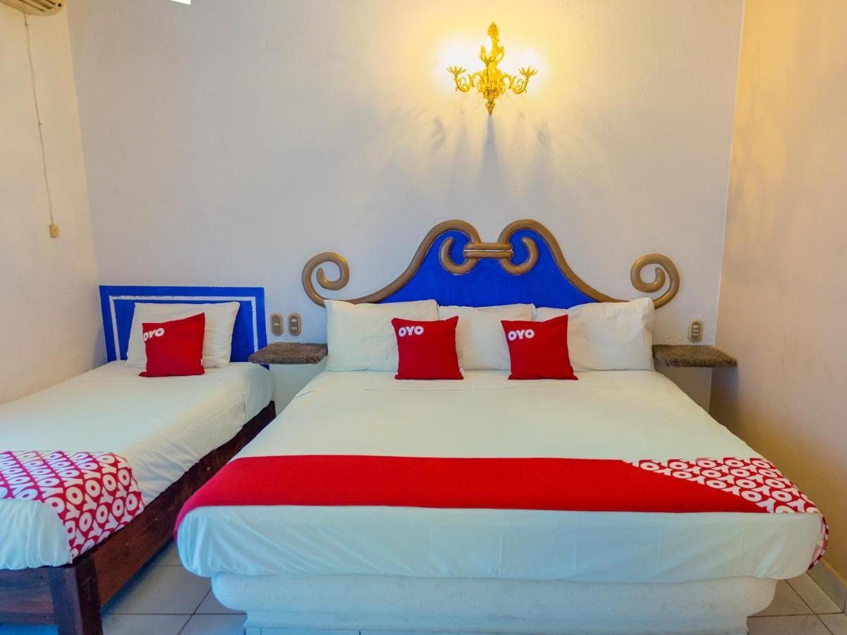 Hotel Isis Сиуатанехо Екстериор снимка