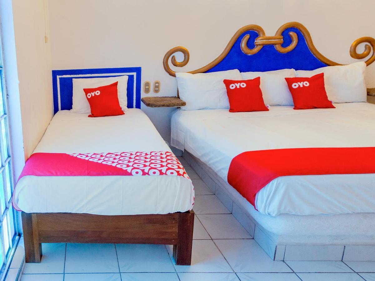 Hotel Isis Сиуатанехо Екстериор снимка