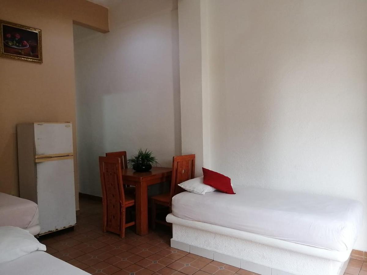 Hotel Isis Сиуатанехо Екстериор снимка